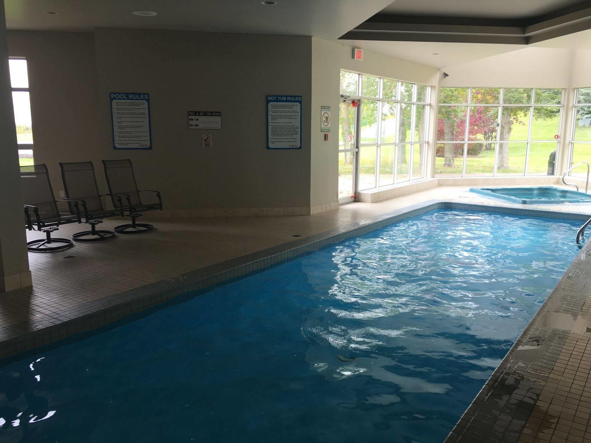 Olympic Suites Калгари Экстерьер фото