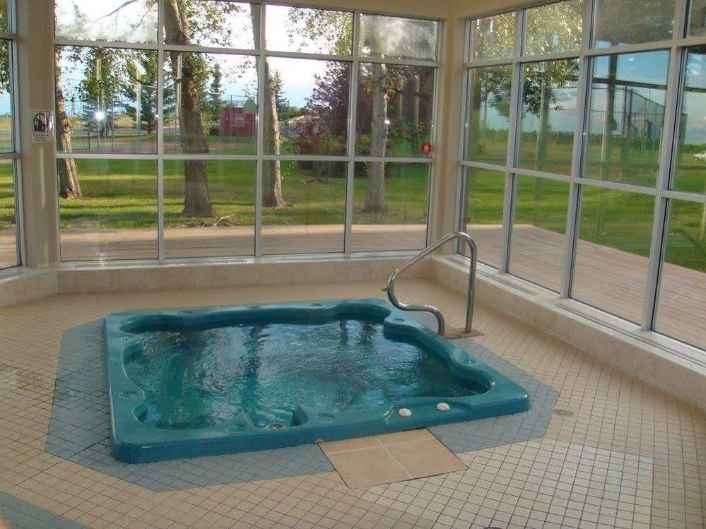 Olympic Suites Калгари Экстерьер фото