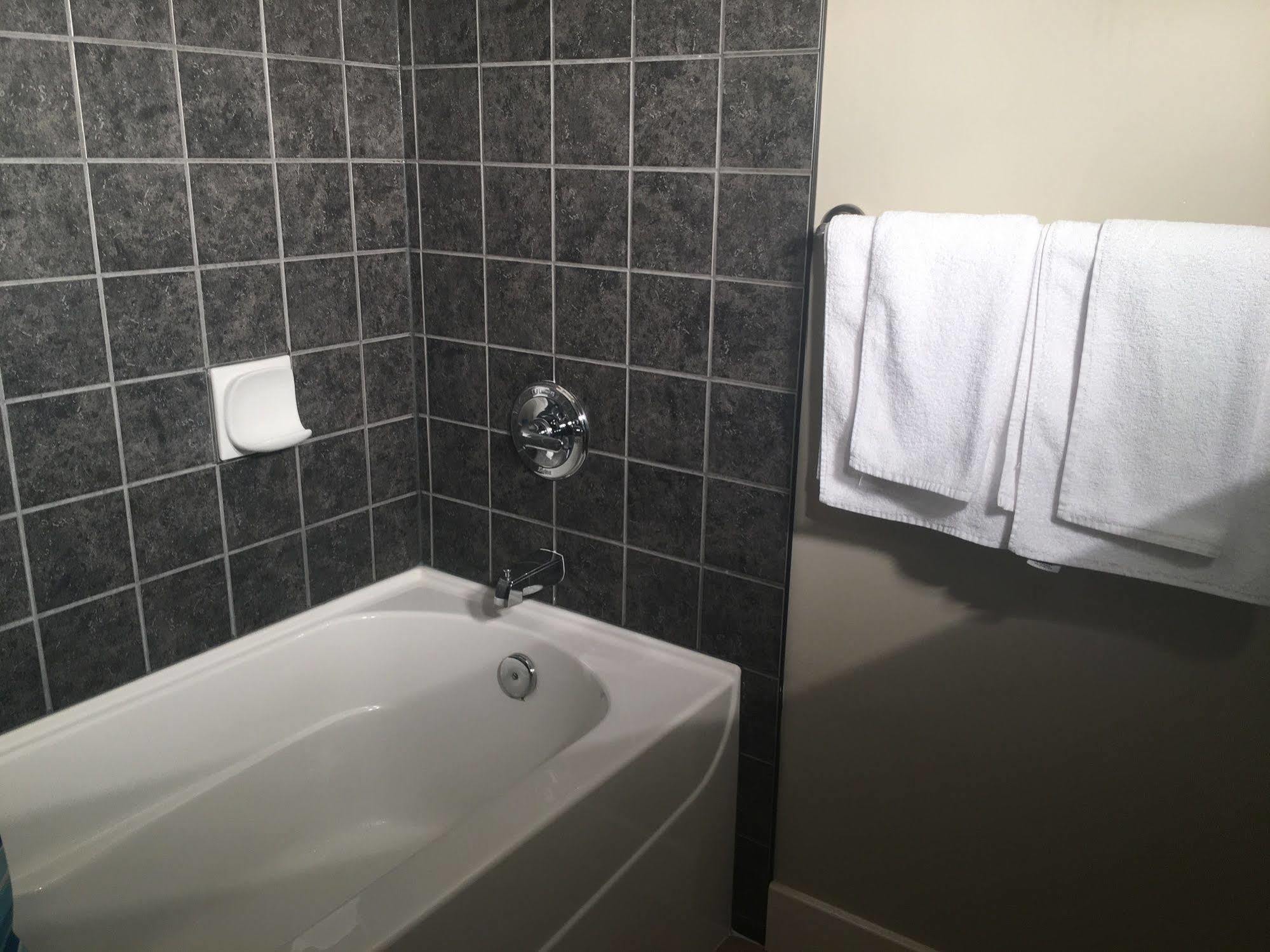 Olympic Suites Калгари Экстерьер фото